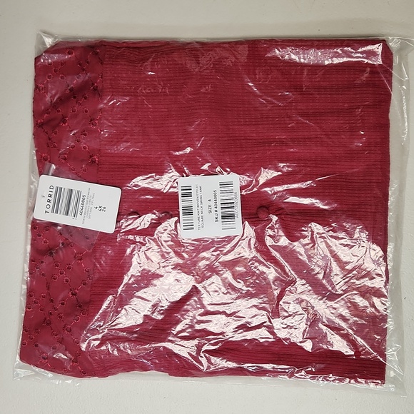 ❤️NWT VINTAGE TORRID CAMI - HOT PINK EYELET SWING TANK - BUTTON DETAIL FLOWY - Picture 8 of 13